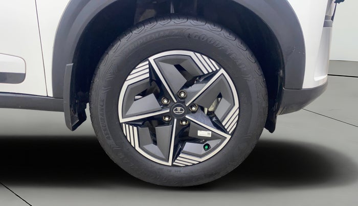 2024 Tata NEXON CREATIVE PLUS S 1.2 REVOTRON 7 DCA, Petrol, Automatic, 23,673 km, Right Front Wheel