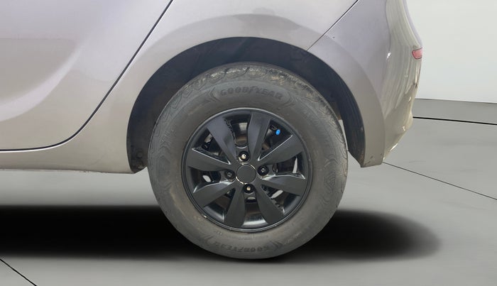 2014 Hyundai Elite i20 SPORTZ 1.4 CRDI, Diesel, Manual, 1,37,256 km, Left Rear Wheel