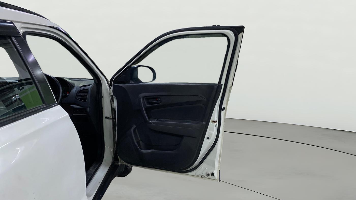 2017 Maruti Vitara Brezza VDI (O), Diesel, Manual, 48,372 km, RHS Front Door