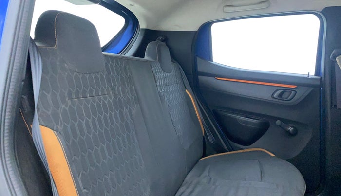 2017 Renault Kwid CLIMBER 1.0, Petrol, Manual, 70,742 km, Right Side Rear Door Cabin