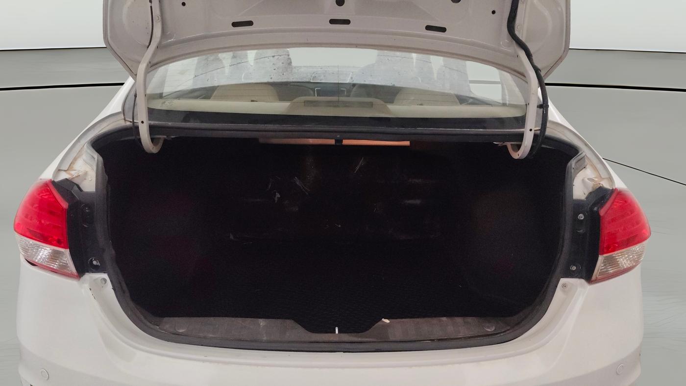 2015 Maruti Ciaz ZXI, Petrol, Manual, 76,102 km, Boot Open Zoomed View