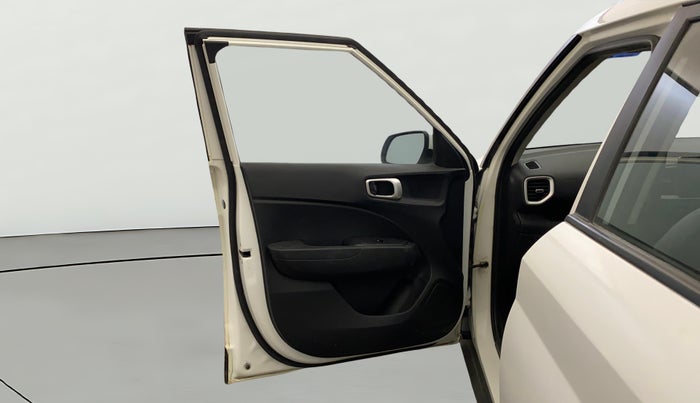 2021 Hyundai VENUE S+ 1.2, Petrol, Manual, 67,701 km, LHS Front Door