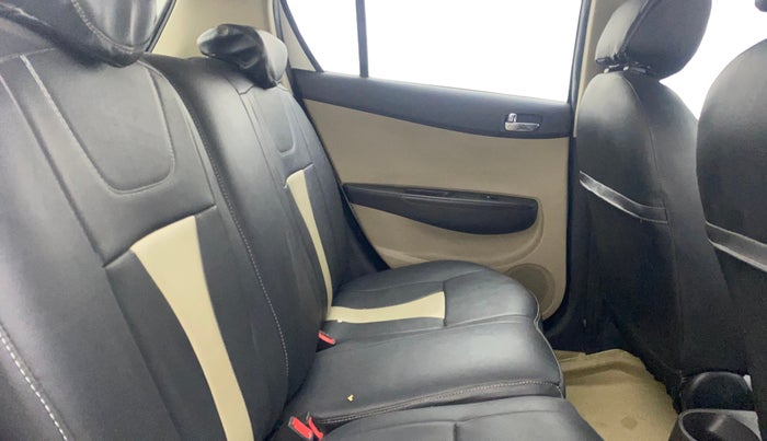 2014 Hyundai i20 ASTA 1.2, Petrol, Manual, 44,108 km, Right Side Rear Door Cabin