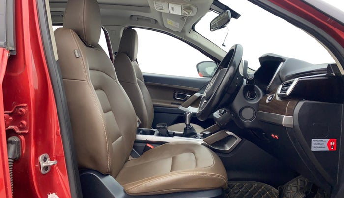 2021 Tata Harrier XZ PLUS 2.0L DUAL TONE, Diesel, Manual, 1,06,689 km, Right Side Front Door Cabin
