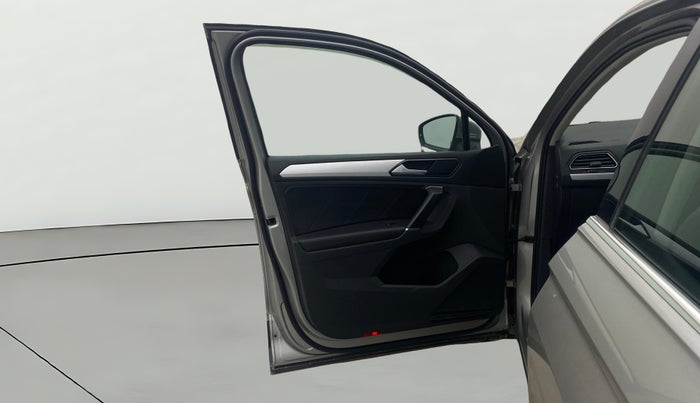 2017 Volkswagen TIGUAN COMFORTLINE TDI AT, Diesel, Automatic, 97,789 km, LHS Front Door