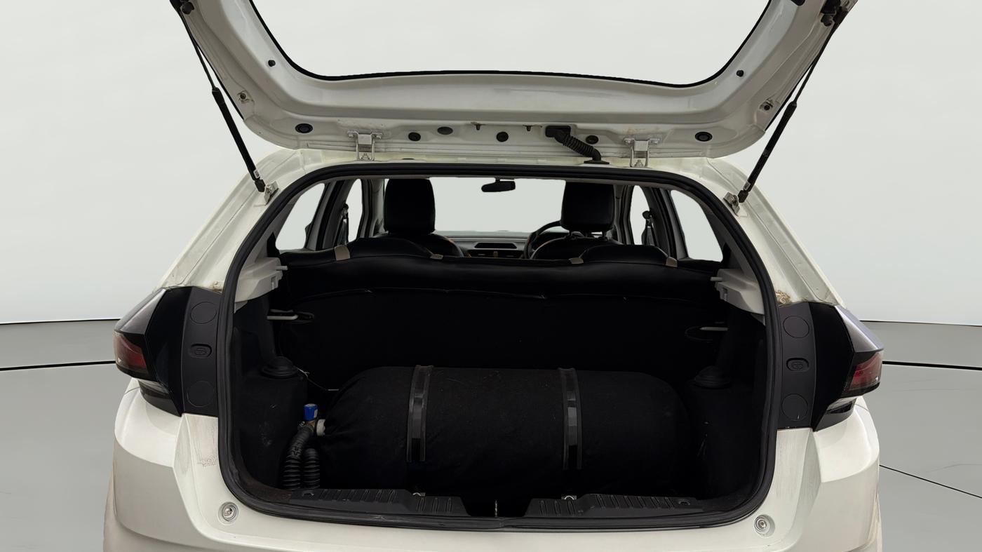 2021 Tata ALTROZ XE PETROL, CNG, Manual, 48,716 km, Boot Open Zoomed View