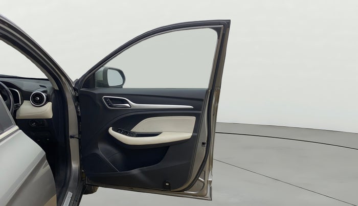 2022 MG ASTOR SHARP 1.5 MT, Petrol, Manual, 34,052 km, RHS Front Door