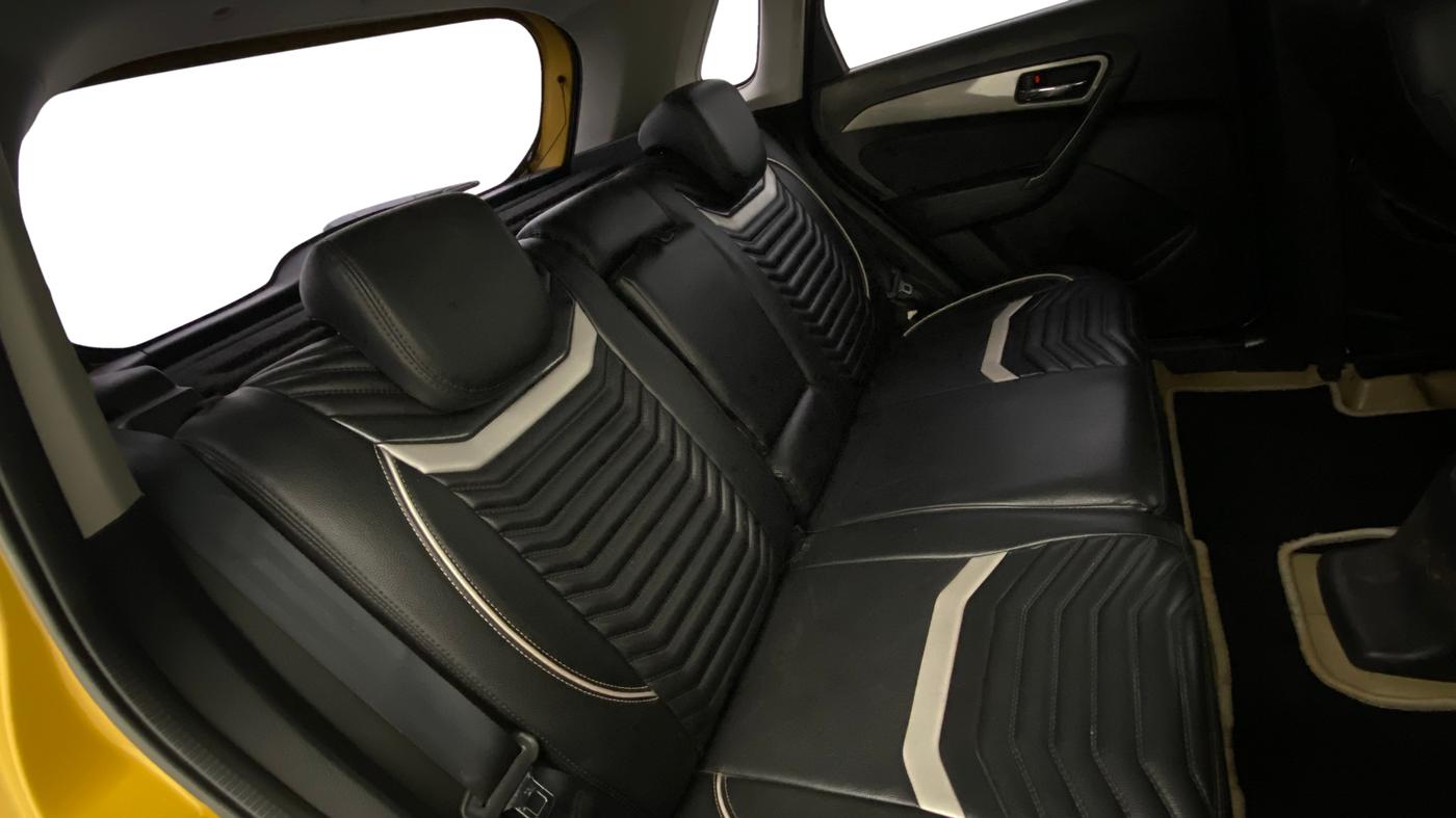 2019 Maruti Vitara Brezza ZDI AMT, Diesel, Automatic, 1,40,577 km, Right Side Rear Door Cabin