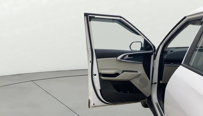 2022 KIA CARENS PREMIUM 1.4 PETROL 7 STR, Petrol, Manual, 39,112 km, LHS Front Door