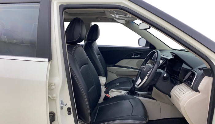 2021 Mahindra XUV300 W8 (O) 1.5 DIESEL, Diesel, Manual, 37,334 km, Right Side Front Door Cabin