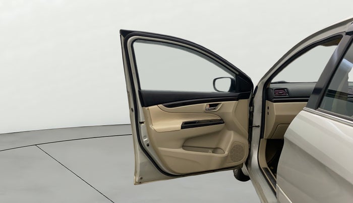 2016 Maruti Ciaz VXI, CNG, Manual, 88,281 km, LHS Front Door