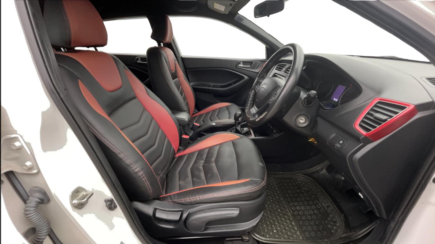 2018 Hyundai Elite i20 ASTA 1.2 DUAL TONE, Petrol, Manual, 75,197 km, Right Side Front Door Cabin