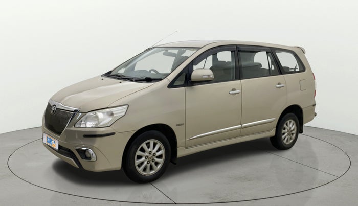 2014 Toyota Innova 2.5 VX 8 STR, Diesel, Manual, 79,175 km, Left Front Diagonal