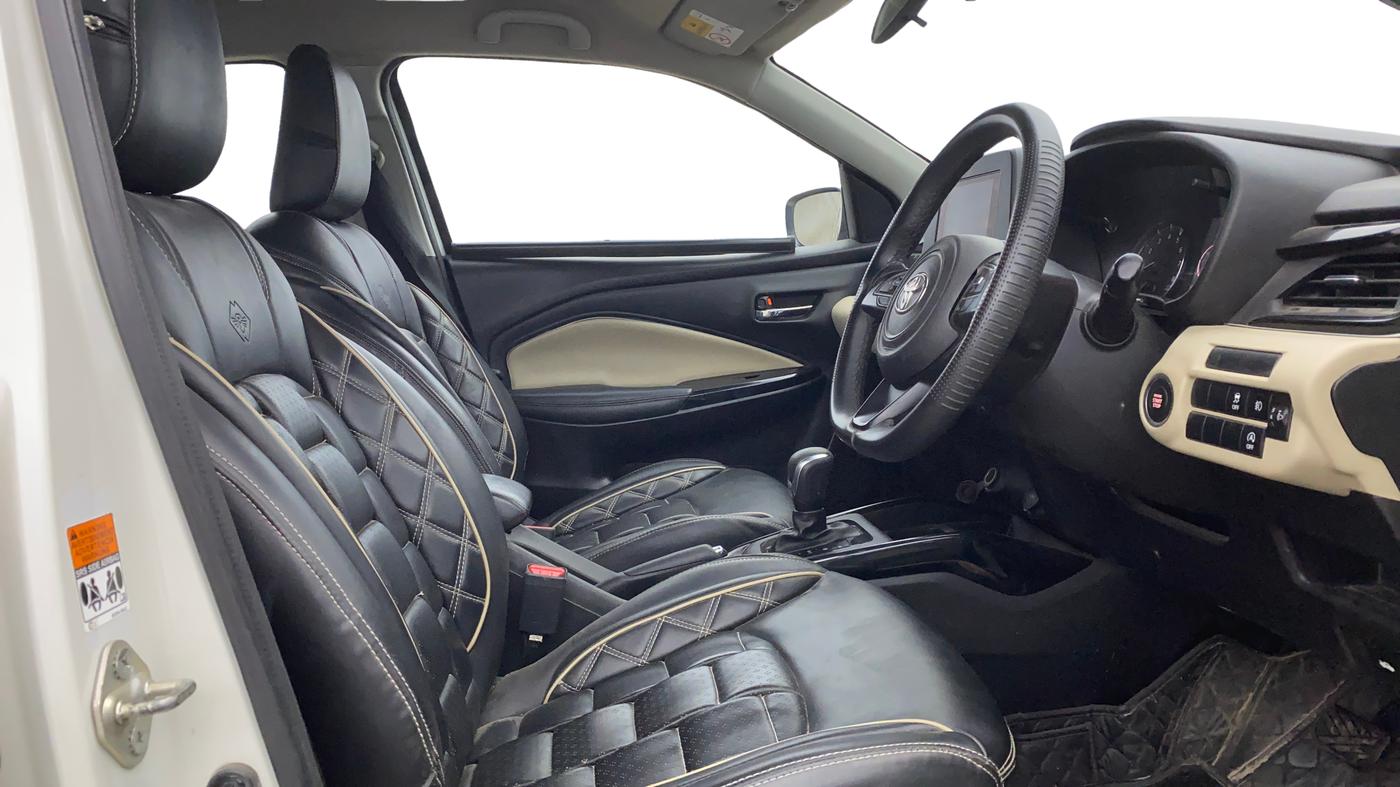2023 Toyota Glanza G AMT, Petrol, Automatic, 82,764 km, Right Side Front Door Cabin