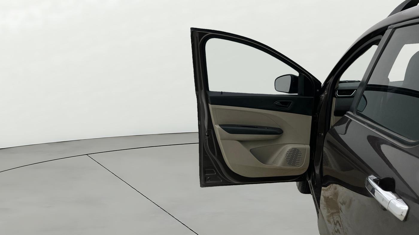 2023 Renault TRIBER RXT, Petrol, Manual, 47,504 km, LHS Front Door