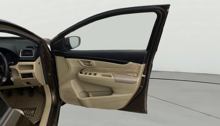 2017 Maruti Ciaz DELTA DIESEL 1.3, Diesel, Manual, 60,888 km, RHS Front Door