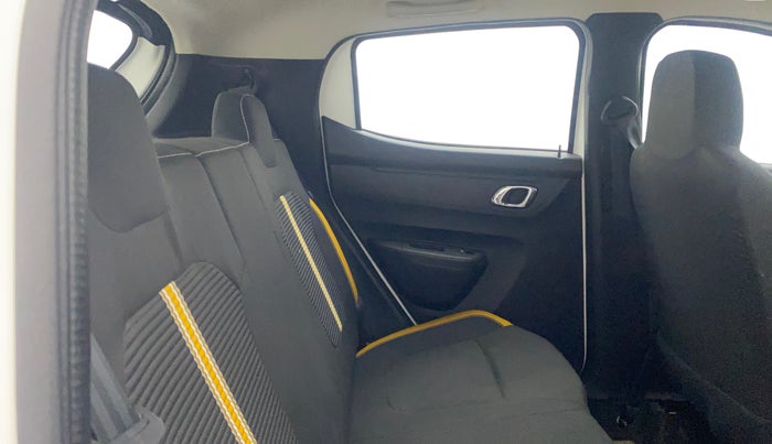 2024 Renault Kwid CLIMBER AMT 1.0, Petrol, Automatic, 5,049 km, Right Side Rear Door Cabin