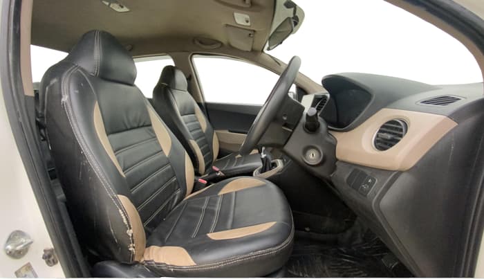 2015 Hyundai Xcent S 1.1 CRDI, Diesel, Manual, 1,21,244 km, Right Side Front Door Cabin