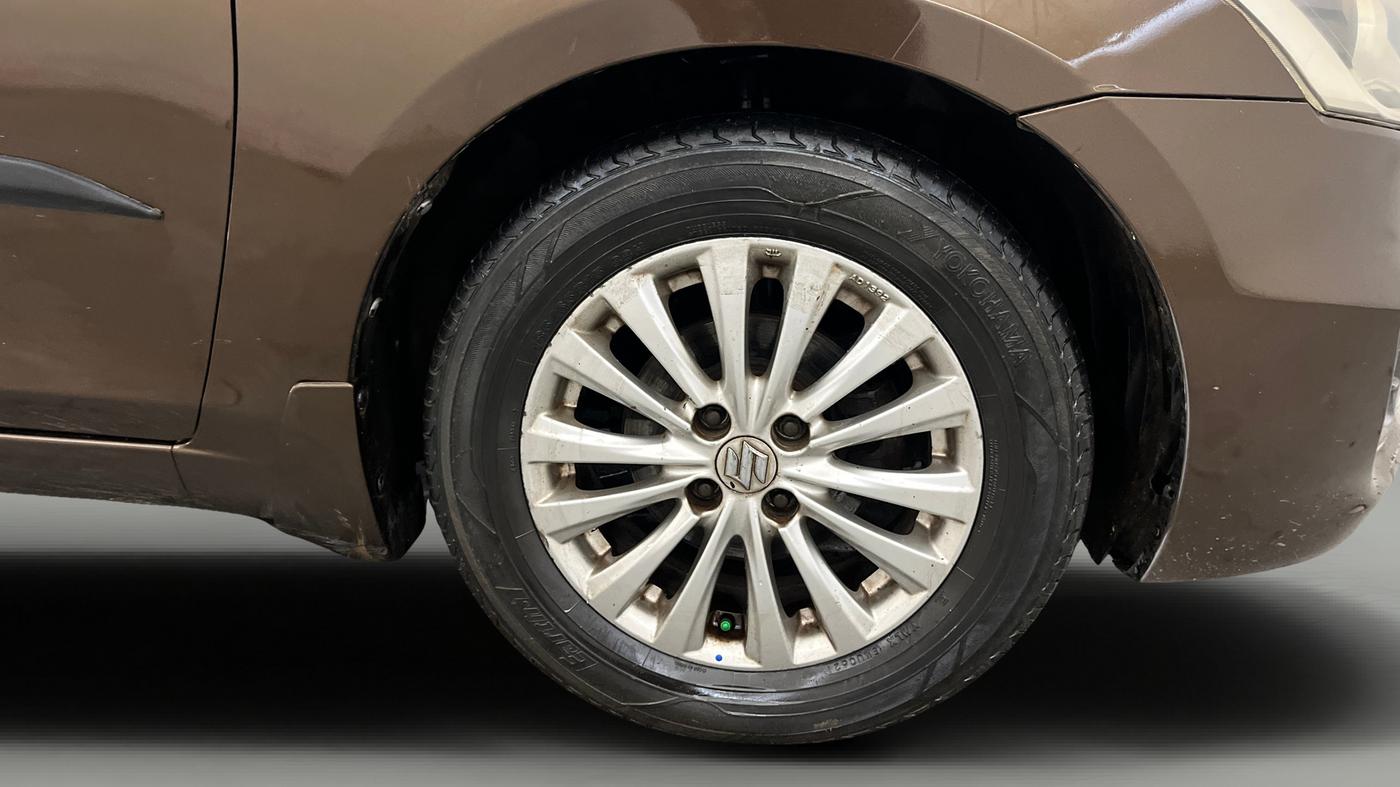 2016 Maruti Ciaz ZDI+ SHVS, Diesel, Manual, 87,931 km, Right Front Wheel