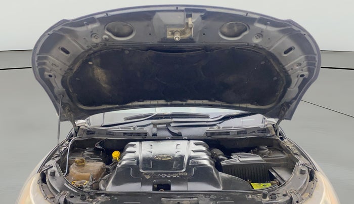 2014 Mahindra XUV500 W8, Diesel, Manual, 1,21,366 km, Open Bonet