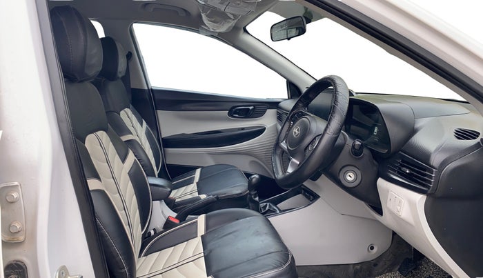 2023 Hyundai NEW I20 SPORTZ 1.2 MT, Petrol, Manual, 54,110 km, Right Side Front Door Cabin
