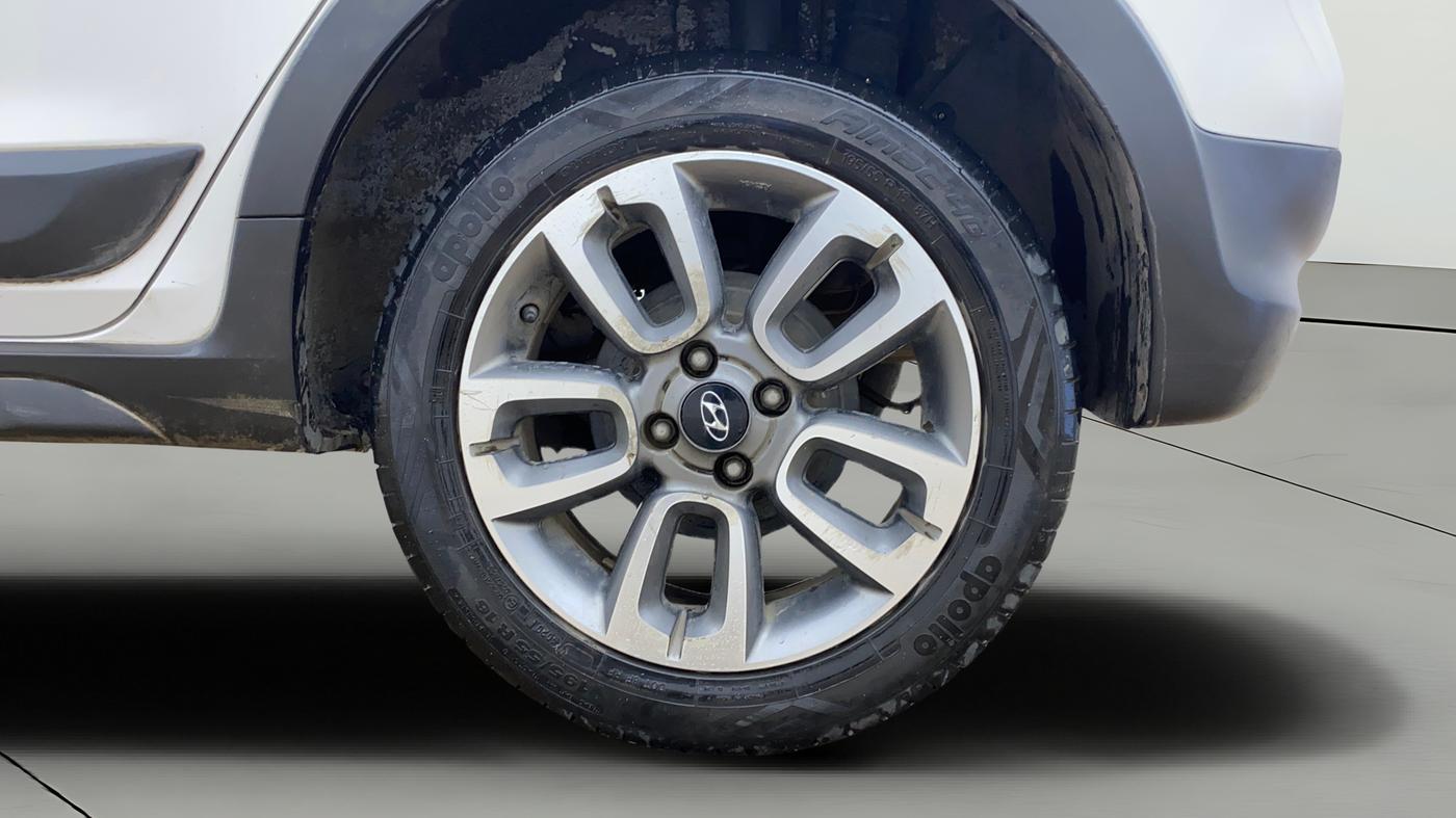 2015 Hyundai i20 Active 1.2 S, Petrol, Manual, 95,414 km, Left Rear Wheel
