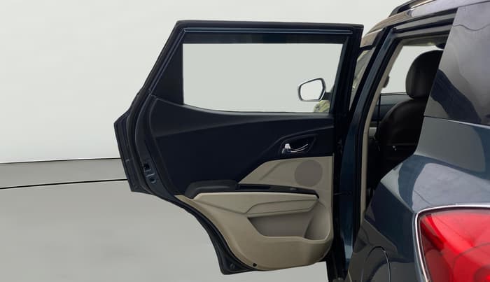 2022 Mahindra XUV300 W8(O) TURBO GDI, Petrol, Manual, 62,462 km, LHS Rear Door