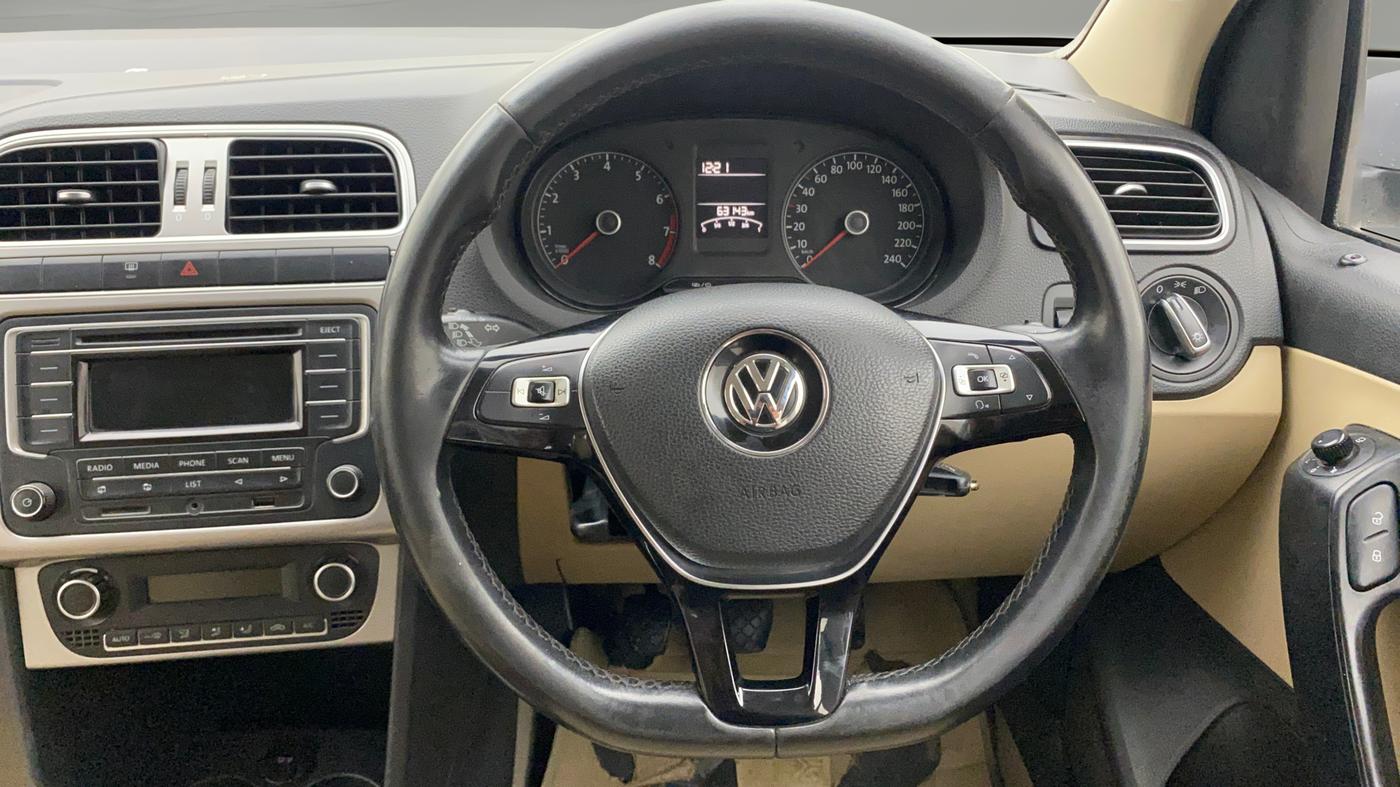 2015 Volkswagen Polo HIGHLINE1.2L, Petrol, Manual, 63,107 km, Steering Wheel Close Up