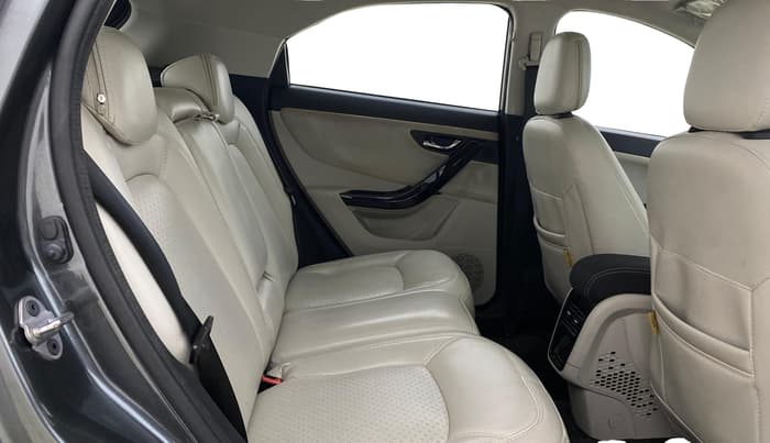 2023 Tata NEXON XZA PLUS DIESEL, Diesel, Automatic, 39,364 km, Right Side Rear Door Cabin