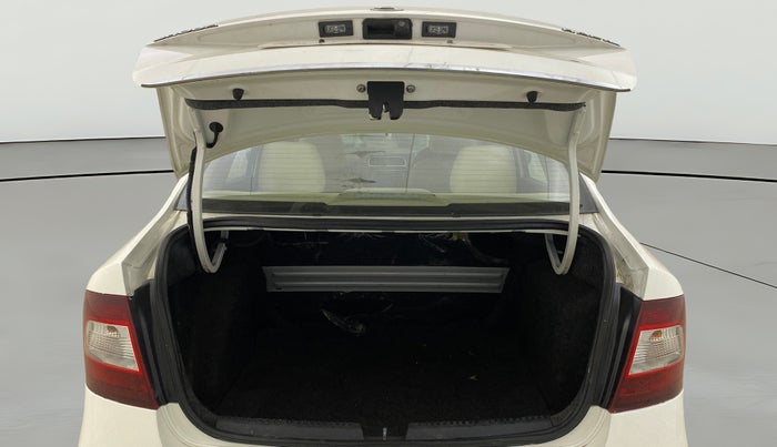 2017 Skoda Rapid STYLE 1.6 MPI AT, Petrol, Automatic, 54,614 km, Boot Open Zoomed View