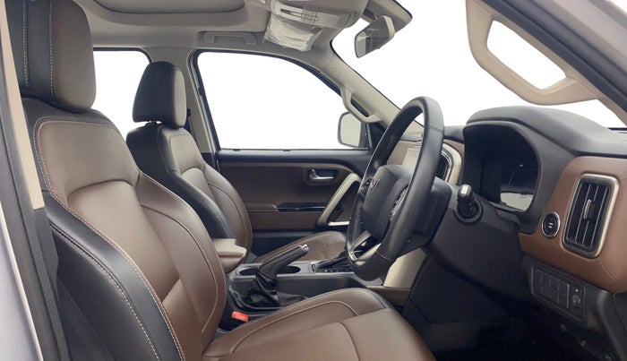 2023 Mahindra SCORPIO-N Z8 PETROL AT 7 STR, Petrol, Automatic, 25,348 km, Right Side Front Door Cabin