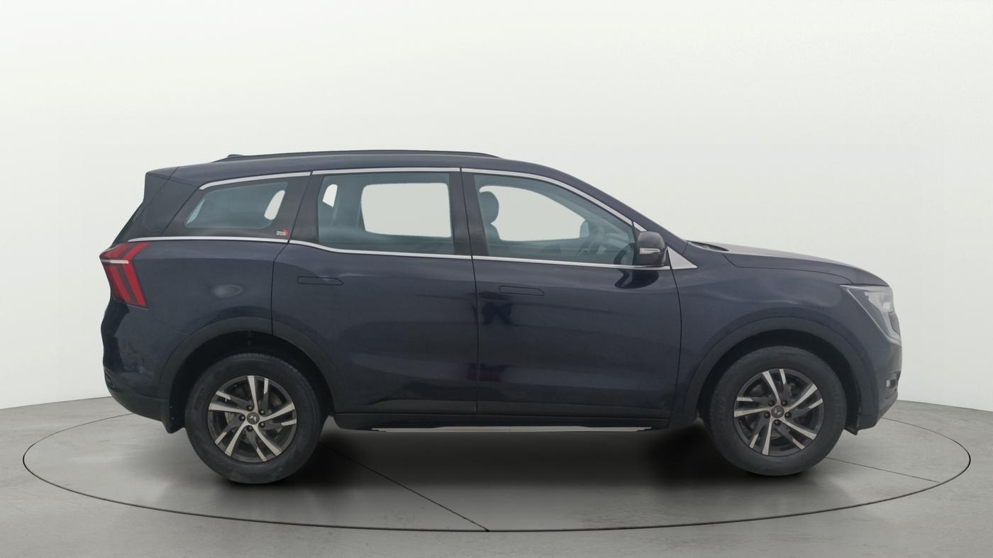 2022 Mahindra XUV700 AX 5 D AT 5 STR, Diesel, Automatic, 81,727 km, Right Side View