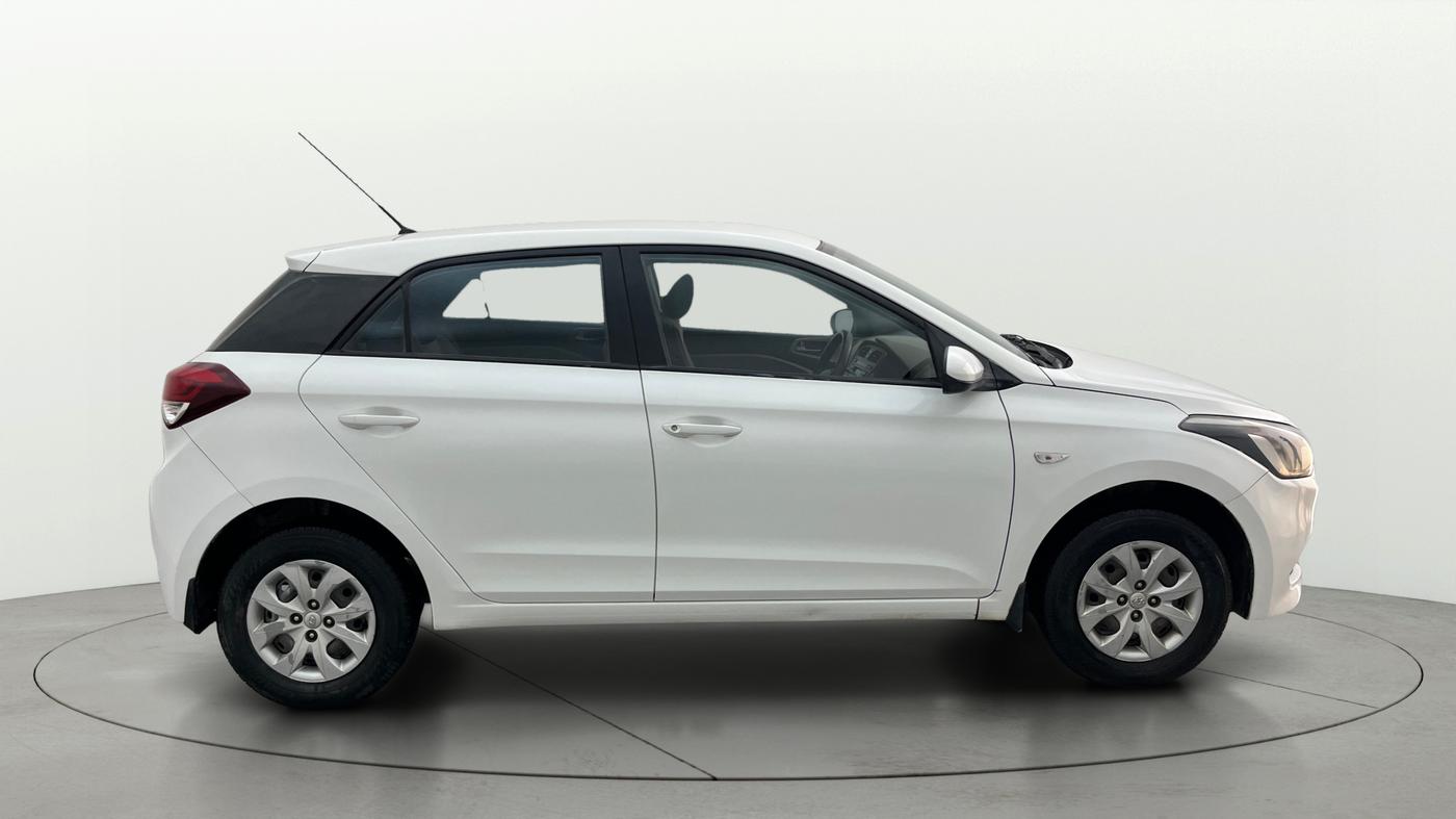 2015 Hyundai Elite i20 MAGNA 1.2, Petrol, Manual, 1,26,438 km, Right Side View