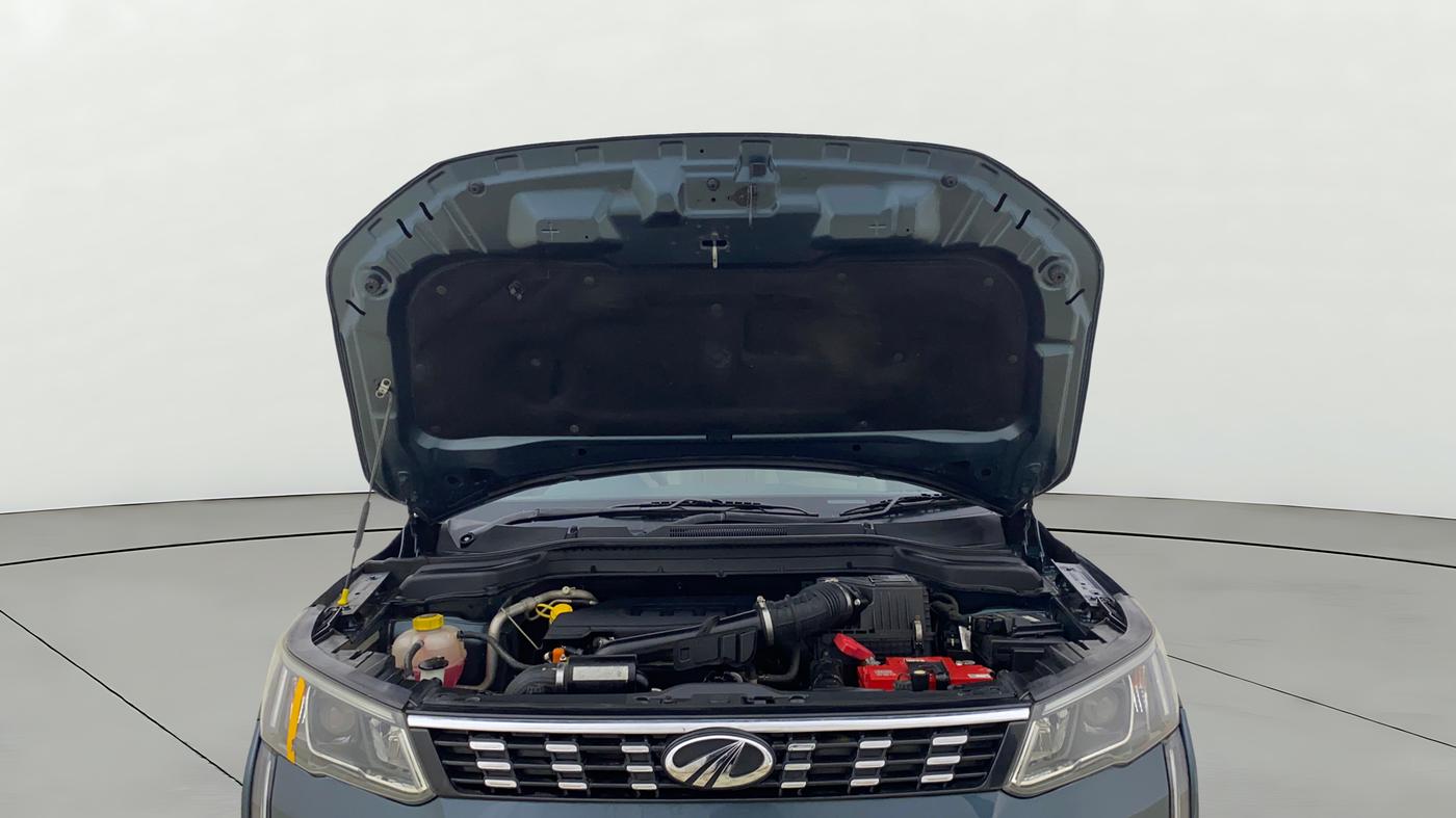 2021 Mahindra XUV300 W8 (O) 1.2 PETROL AMT, CNG, Automatic, 42,652 km, Open Bonet