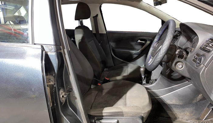 2017 Volkswagen Ameo COMFORTLINE 1.2L, Petrol, Manual, 68,818 km, Right Side Front Door Cabin