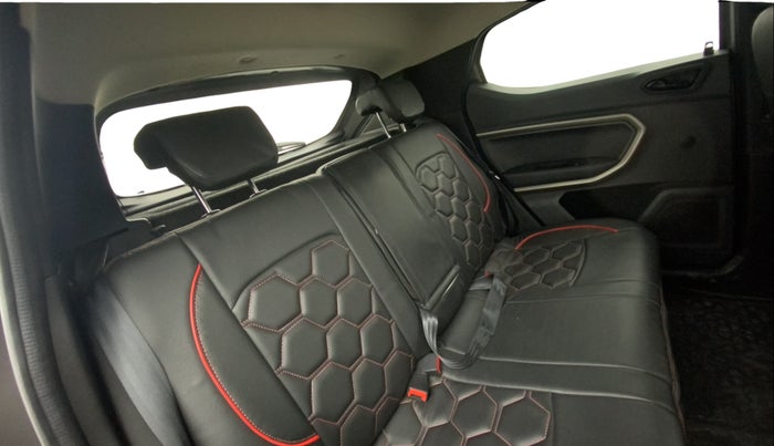 2021 Renault Kiger RXZ AMT, Petrol, Automatic, 10,266 km, Right Side Rear Door Cabin