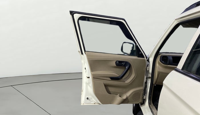 2018 Mahindra TUV300 T6 PLUS, Diesel, Manual, 57,016 km, LHS Front Door