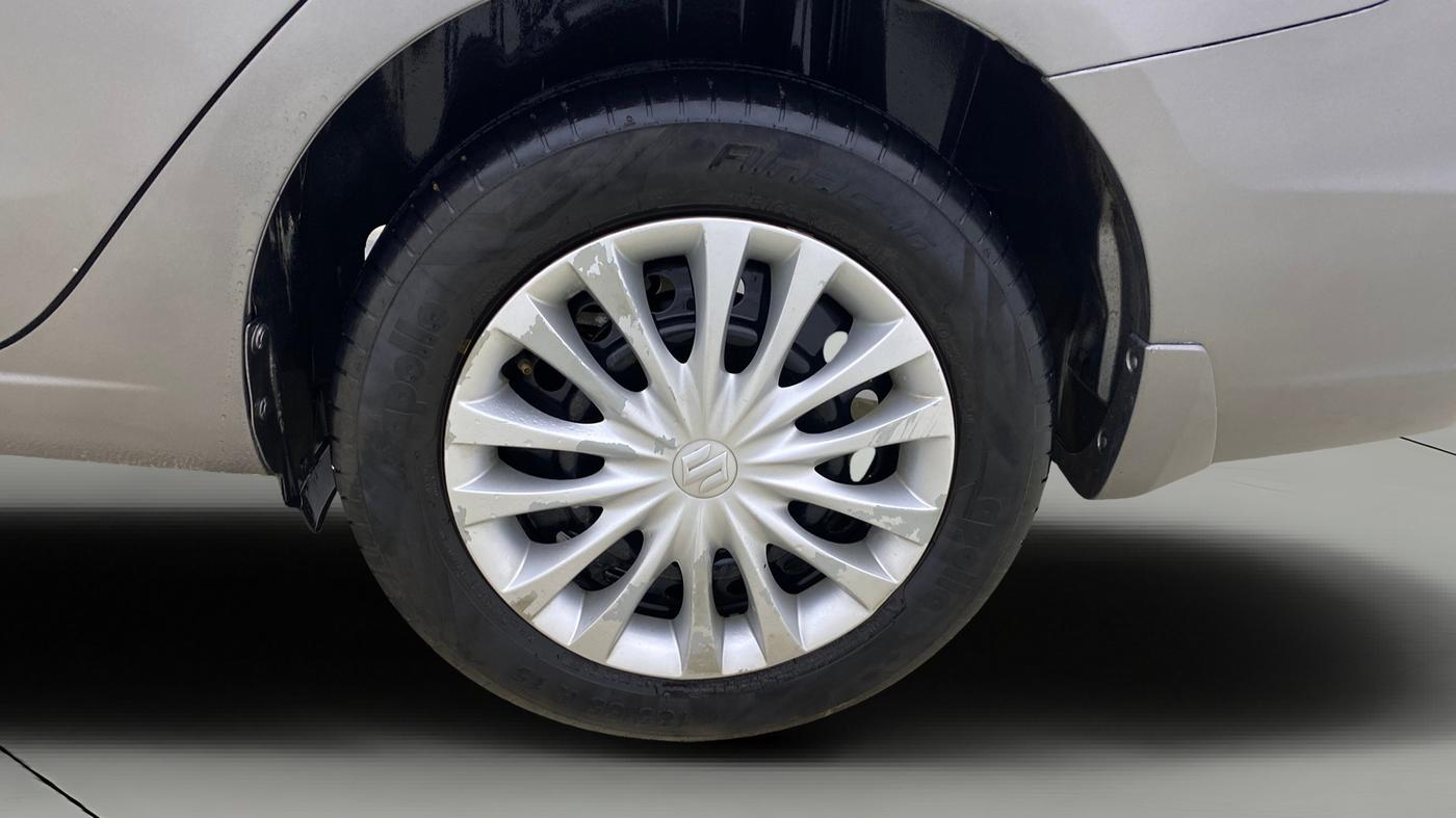 2017 Maruti Ciaz SIGMA DIESEL 1.3, Diesel, Manual, 1,46,842 km, Left Rear Wheel