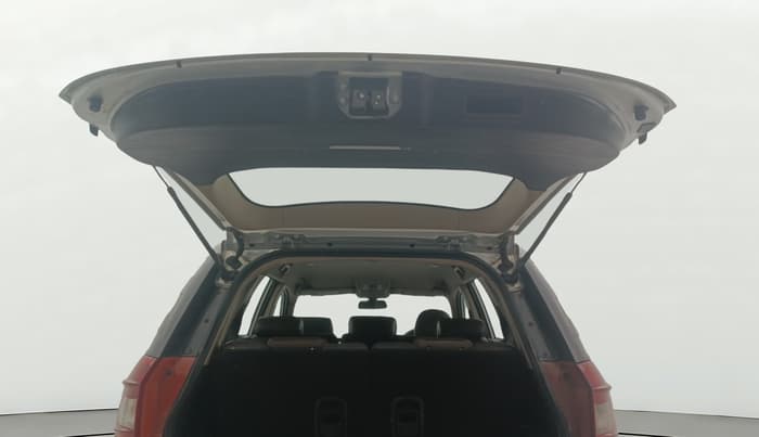 2014 Mahindra XUV500 W8, Diesel, Manual, 1,24,651 km, Boot Door Open