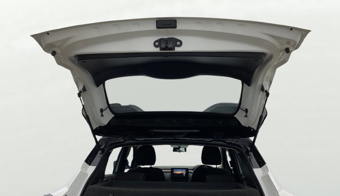 2021 Renault Kiger RXZ TURBO MT DUAL TONE, Petrol, Manual, 24,590 km, Boot Door Open