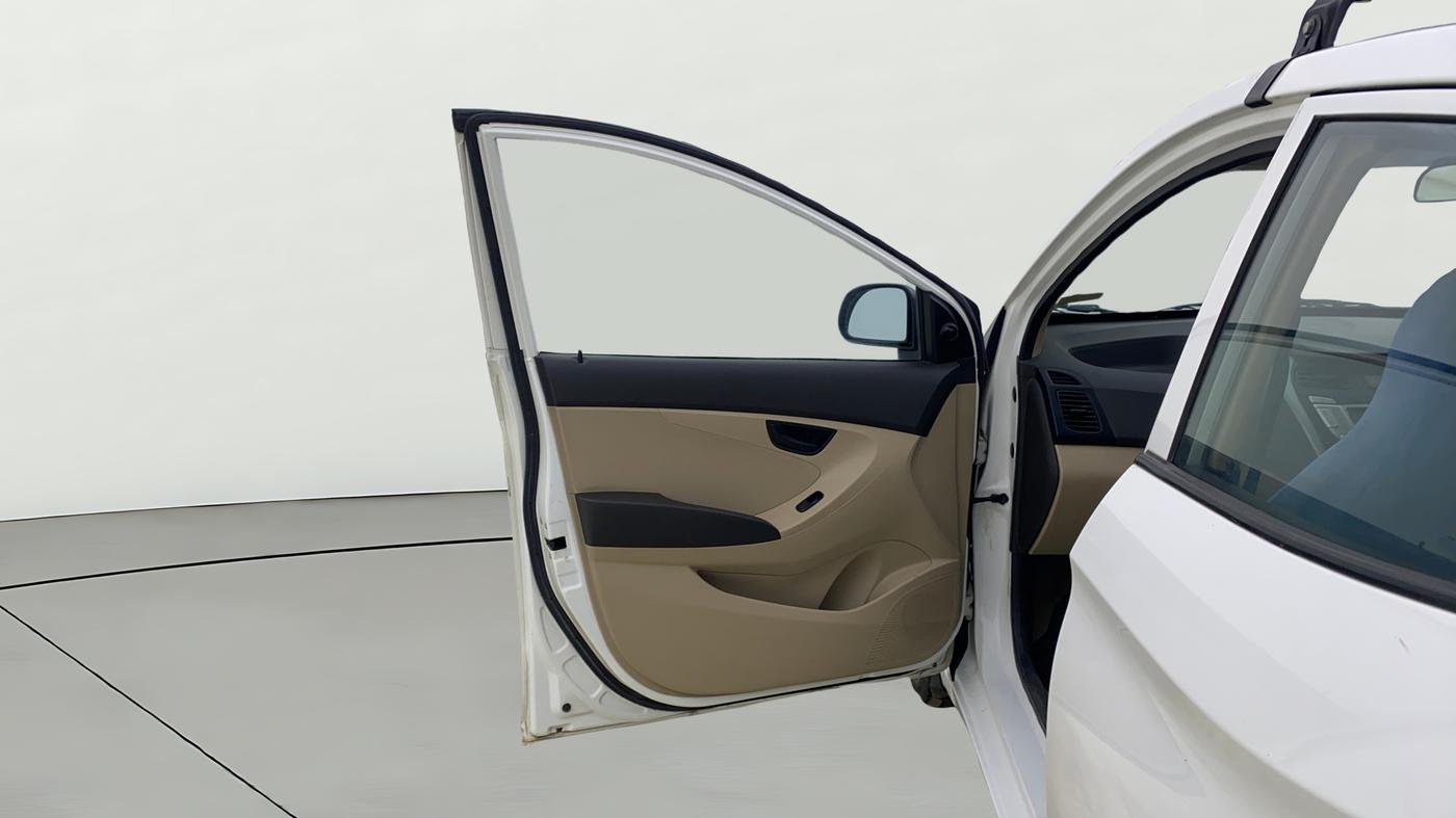 2018 Hyundai Eon MAGNA +, CNG, Manual, 87,974 km, LHS Front Door