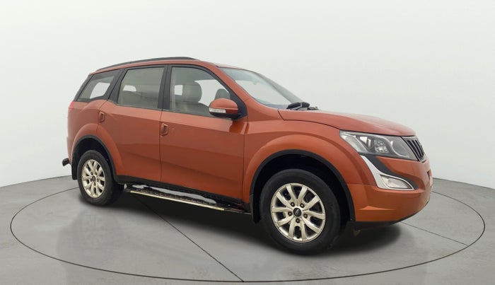 2016 Mahindra XUV500 W8, Diesel, Manual, 1,02,915 km, SRP