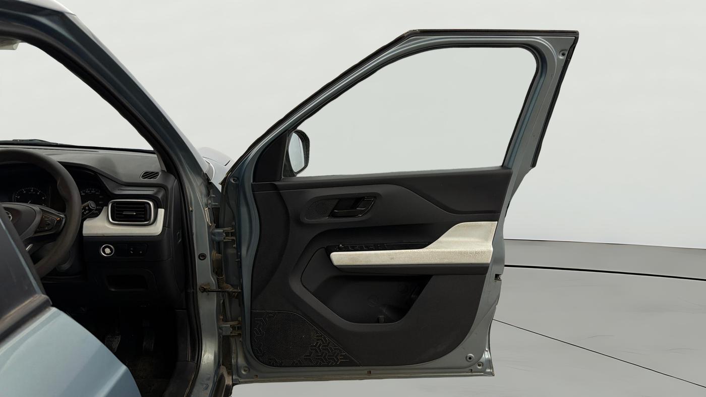 2021 Tata PUNCH ACCOMPLISHED MT, Petrol, Manual, 31,700 km, RHS Front Door
