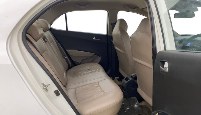 2015 Hyundai Xcent S (O) 1.2, Petrol, Manual, 64,455 km, Right Side Rear Door Cabin