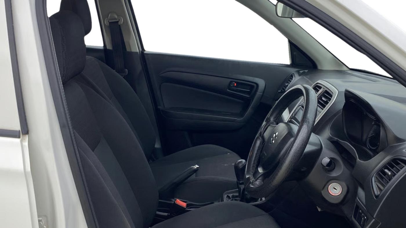 2021 Maruti Vitara Brezza LXI, Petrol, Manual, 26,929 km, Right Side Front Door Cabin