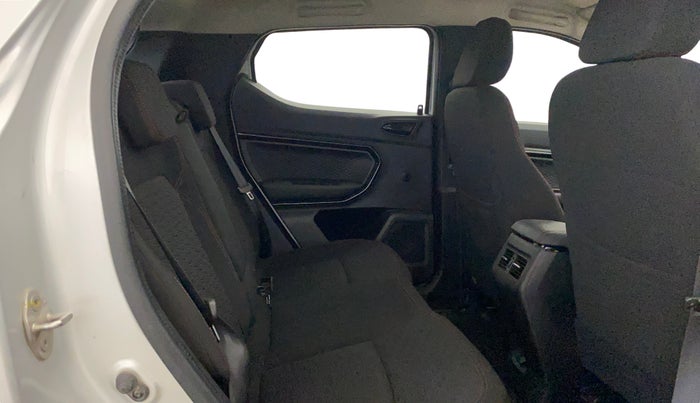 2023 Renault Kiger RXZ TURBO MT, Petrol, Manual, 23,507 km, Right Side Rear Door Cabin