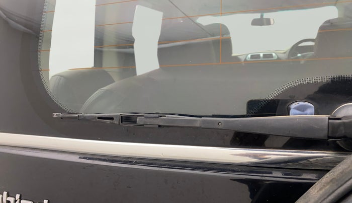 2017 Mahindra TUV300 T8 AMT, Diesel, Automatic, 95,597 km, Rear Wiper