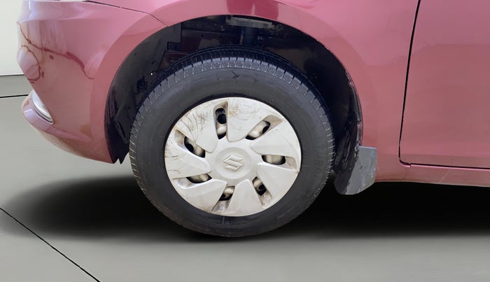 2015 Maruti Swift Dzire LXI, Petrol, Manual, 98,134 km, Left Front Wheel