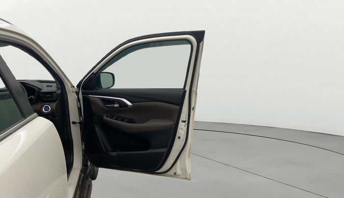 2024 Toyota URBAN CRUISER HYRYDER V HYBRID, Hybrid, Automatic, 14,033 km, RHS Front Door