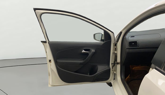 2017 Volkswagen Polo COMFORTLINE 1.2L, Petrol, Manual, 53,815 km, LHS Front Door